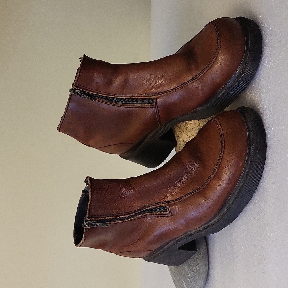 Vintage Dr. Martens Lug Sole Zip Up Ankle Boots